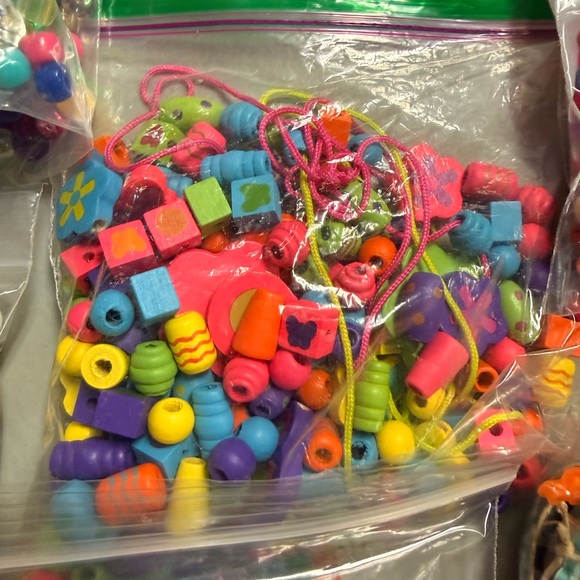 Colorful Bead & Button Collection 4lbs+ - Picture 7 of 9